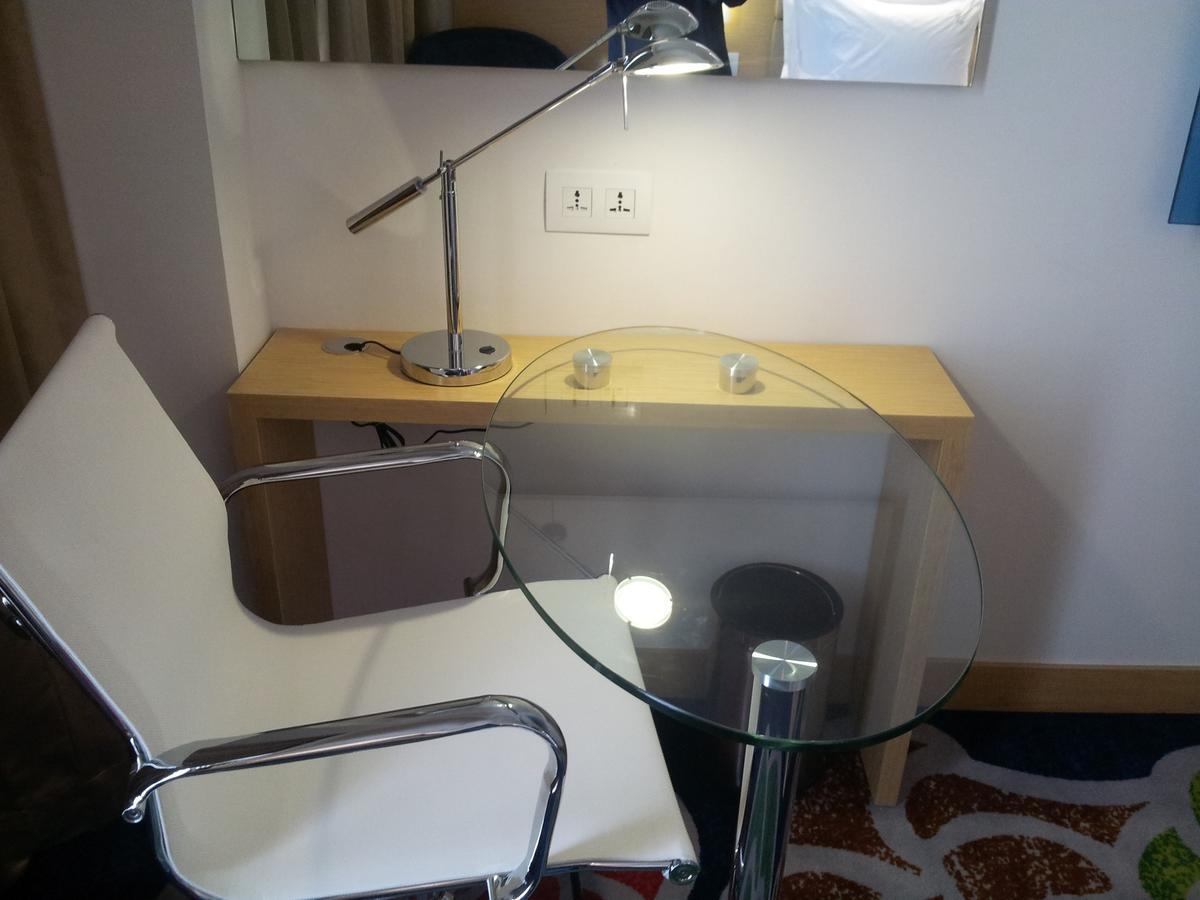 Holiday Inn Express Chennai Old Mahabalipuram Road חדר תמונה