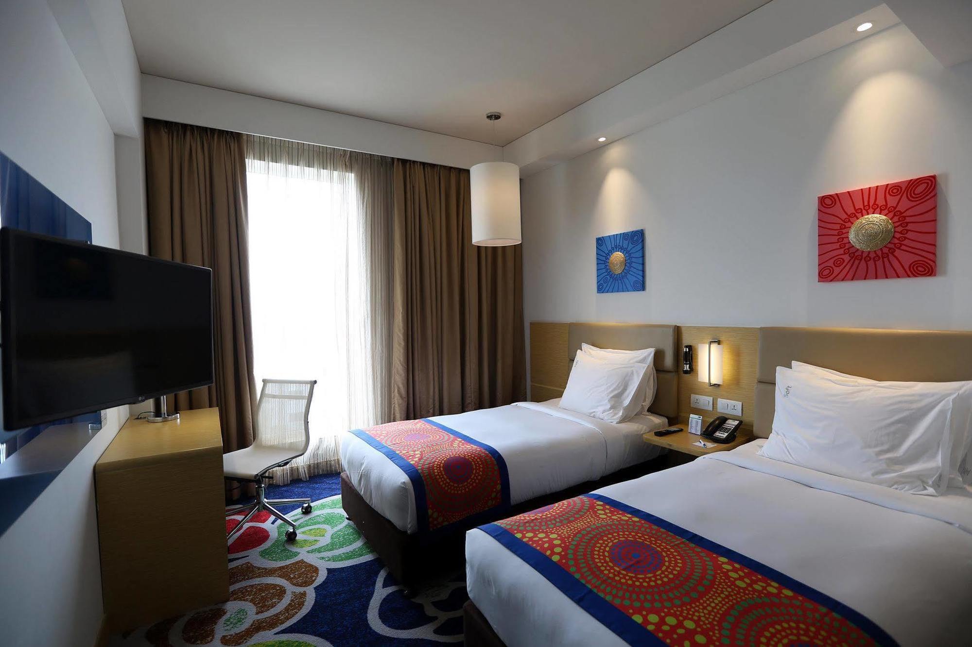 Holiday Inn Express Chennai Old Mahabalipuram Road מראה חיצוני תמונה