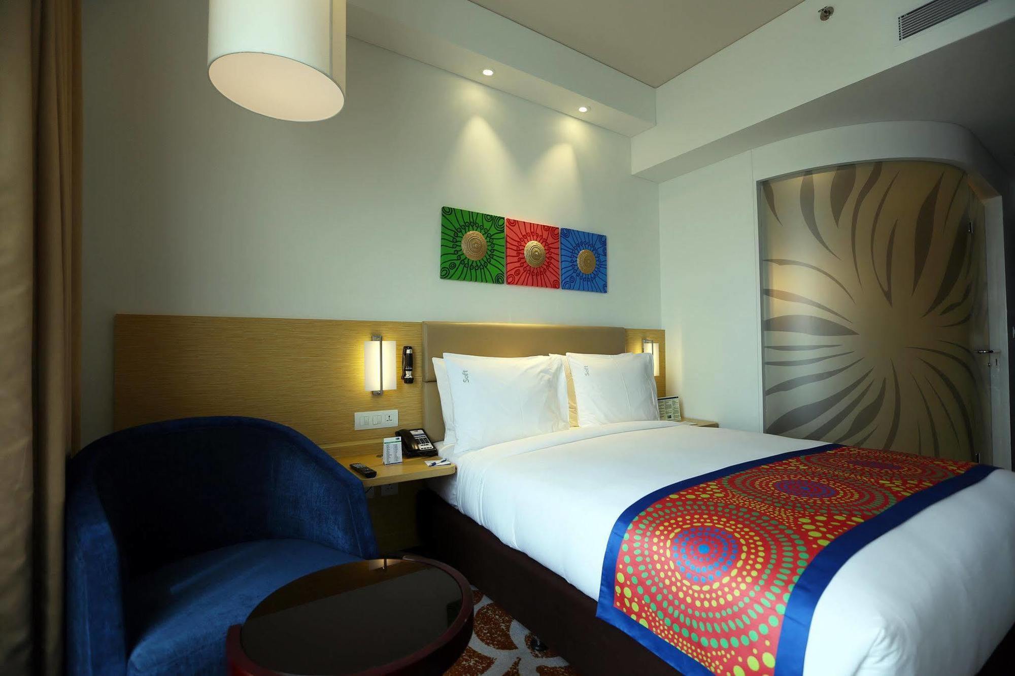 Holiday Inn Express Chennai Old Mahabalipuram Road מראה חיצוני תמונה