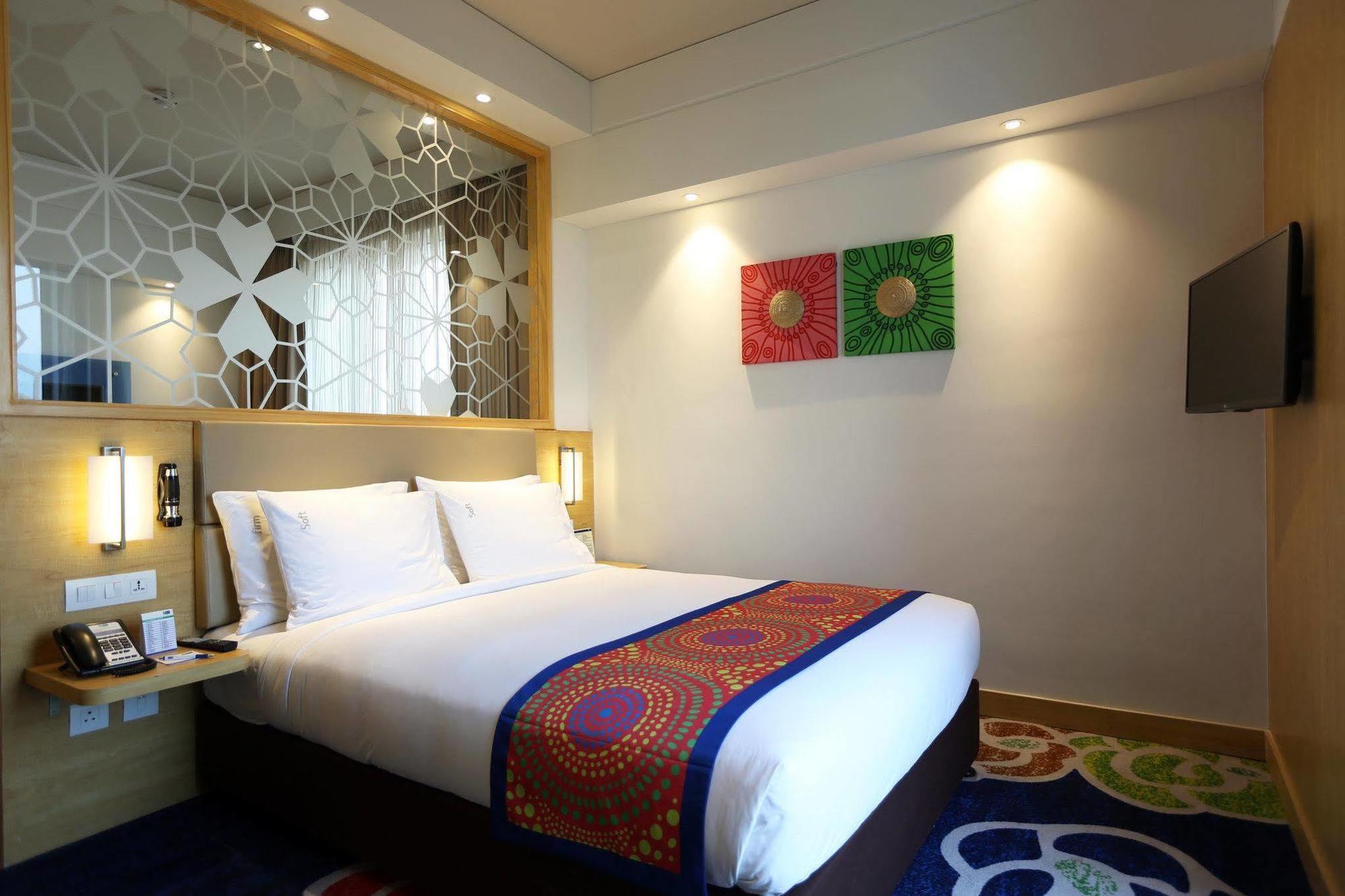 Holiday Inn Express Chennai Old Mahabalipuram Road מראה חיצוני תמונה